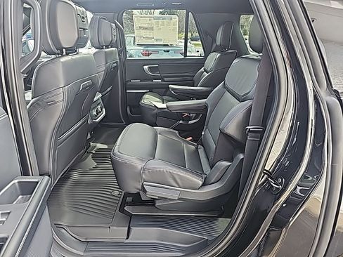 New 2026 Ford Expedition Max Platinum image 12