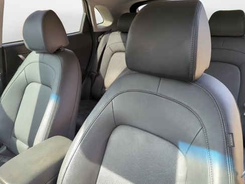 Used 2022 Hyundai Kona Limited w/ Winter Weather Package image 12