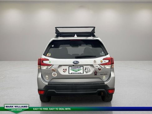 Used 2019 Subaru Forester Premium image 6
