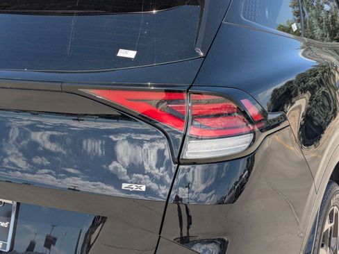 Certified 2023 Kia Sportage SX AWD/4WD image 11