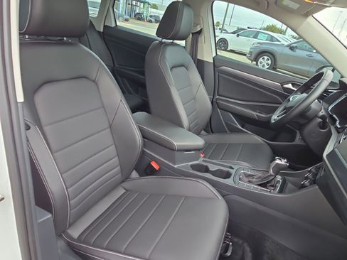 Used 2023 Volkswagen Jetta SE w/ Panoramic Sunroof Package image 31