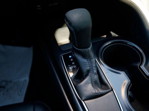 Used 2018 Toyota Camry SE FWD image 40