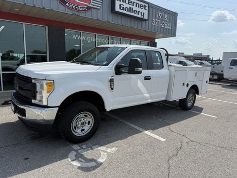 Used 2017 Ford F250 XL w/ Power Equipment Group AWD/4WD image 1