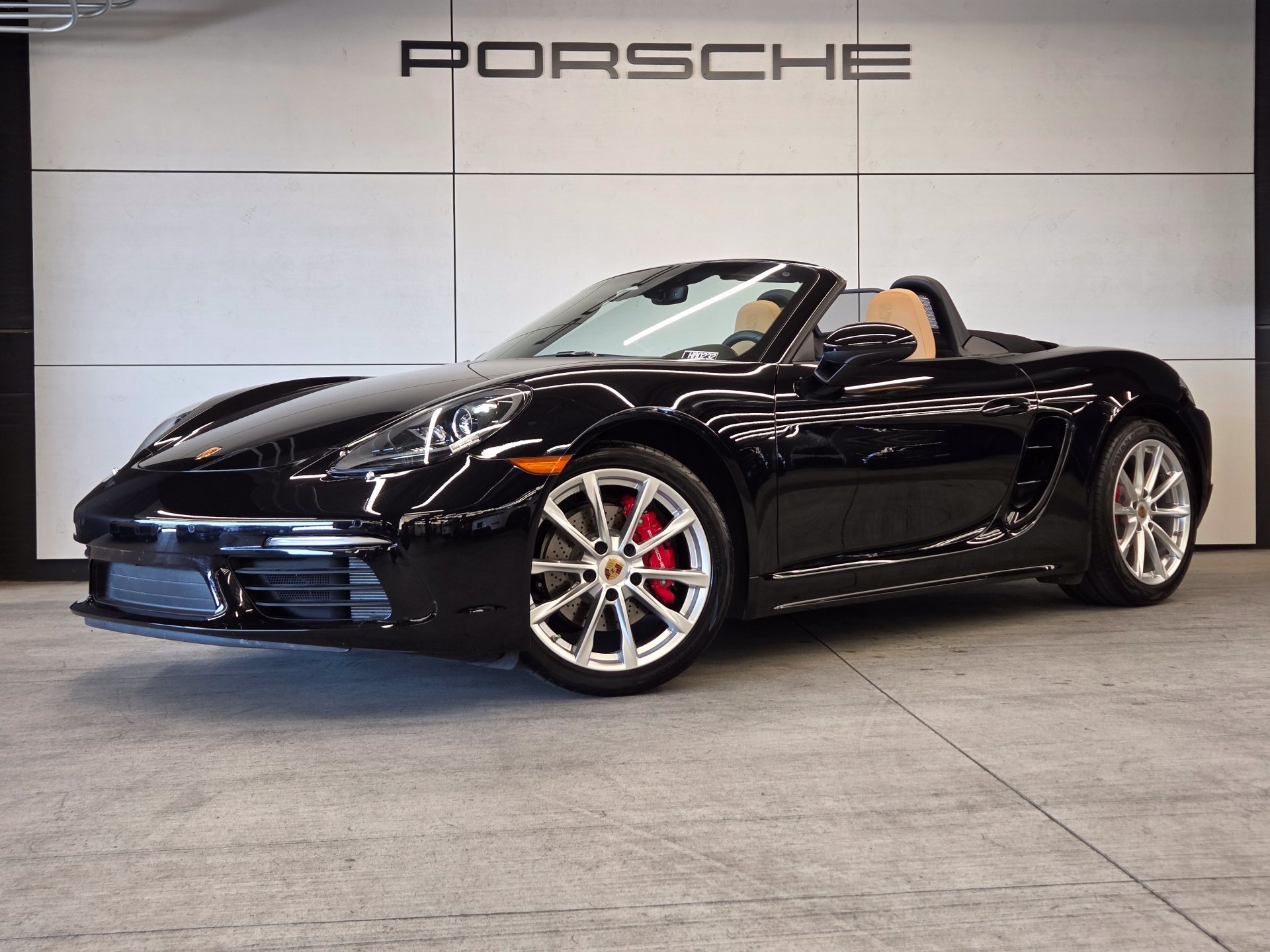 Certified 2023 Porsche 718 Boxster S RWD image 1