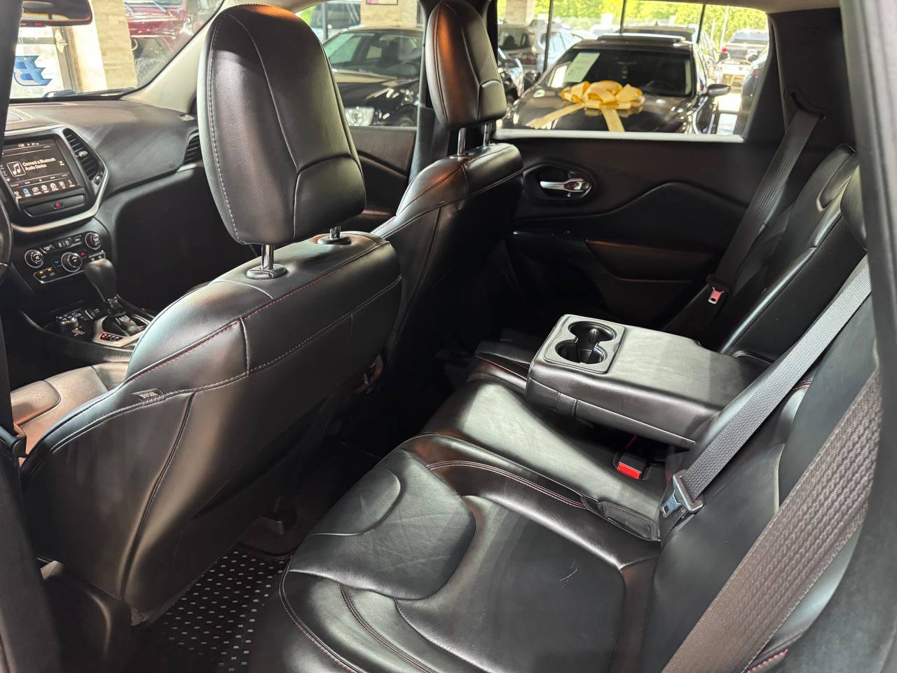 Used 2016 Jeep Cherokee Trailhawk w/ Leather Interior Group AWD/4WD image 13
