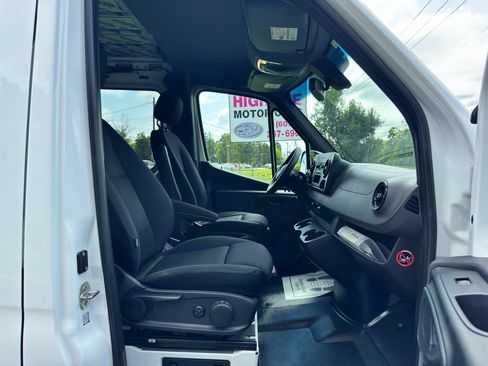 Used 2019 Mercedes-Benz Sprinter 144 image 18