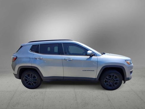 Used 2020 Jeep Compass Latitude w/ Popular Equipment Group FWD image 9