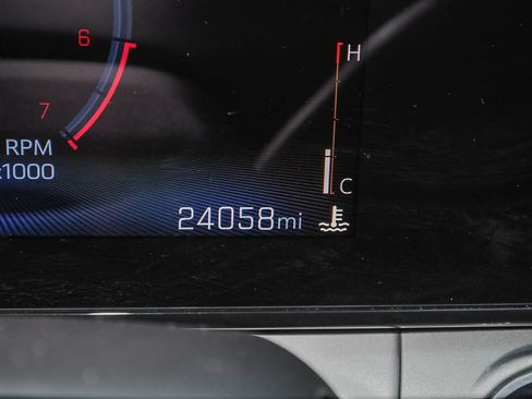 Certified 2025 Chevrolet Trax LT w/ LT Convenience Package image 17