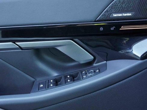 Certified 2025 BMW 530i xDrive image 15