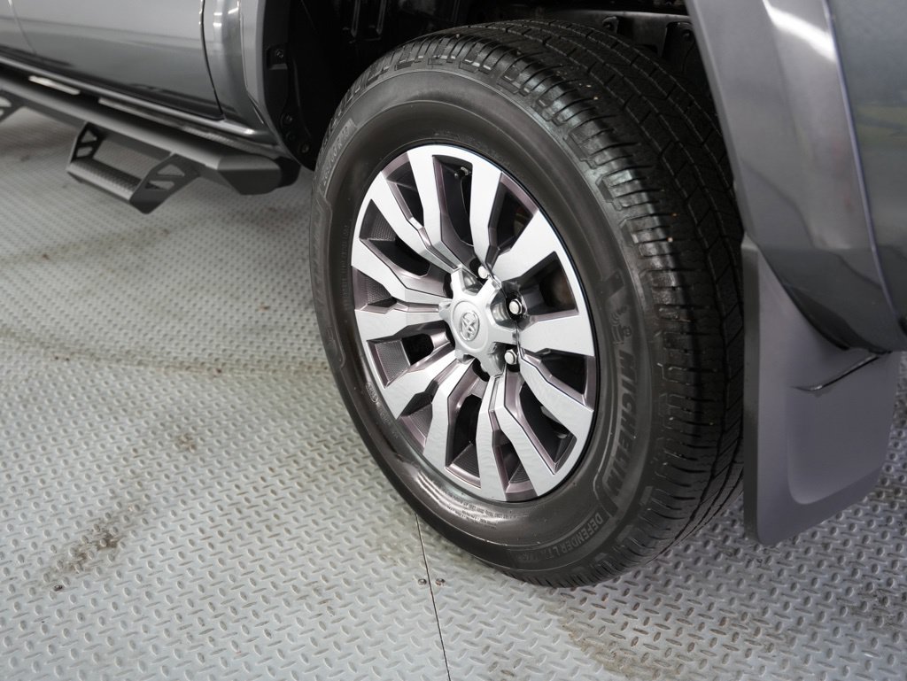 Used 2020 Toyota Tacoma Limited AWD/4WD image 60