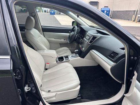 Used 2013 Subaru Outback 2.5i Premium w/ All-Weather Pkg AWD/4WD image 18