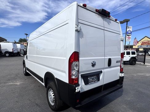 Used 2025 RAM ProMaster 3500 w/ Convenience Group image 5