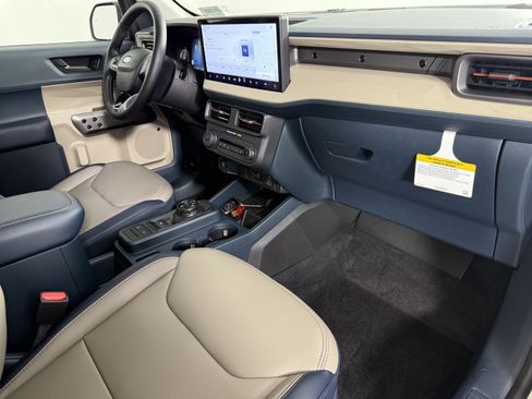 New 2025 Ford Maverick Lariat w/ 4K Tow Package image 11