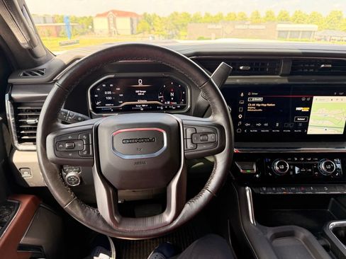 Used 2025 GMC Sierra 3500 Denali Ultimate w/ Snow Plow Prep/Camper Package AWD/4WD image 18