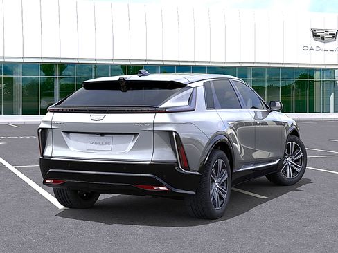 New 2026 Cadillac Lyriq Luxury AWD/4WD image 4