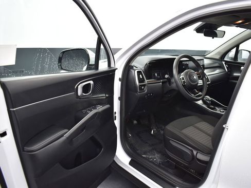 Used 2021 Kia Sorento LX image 8