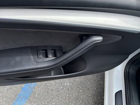 Used 2021 Tesla Model 3 Performance image 5