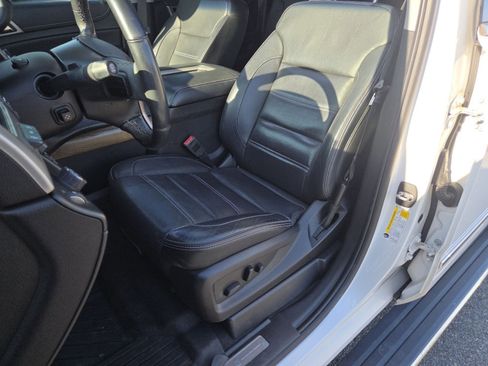 Used 2019 GMC Yukon XL Denali w/ Denali Ultimate Package image 31