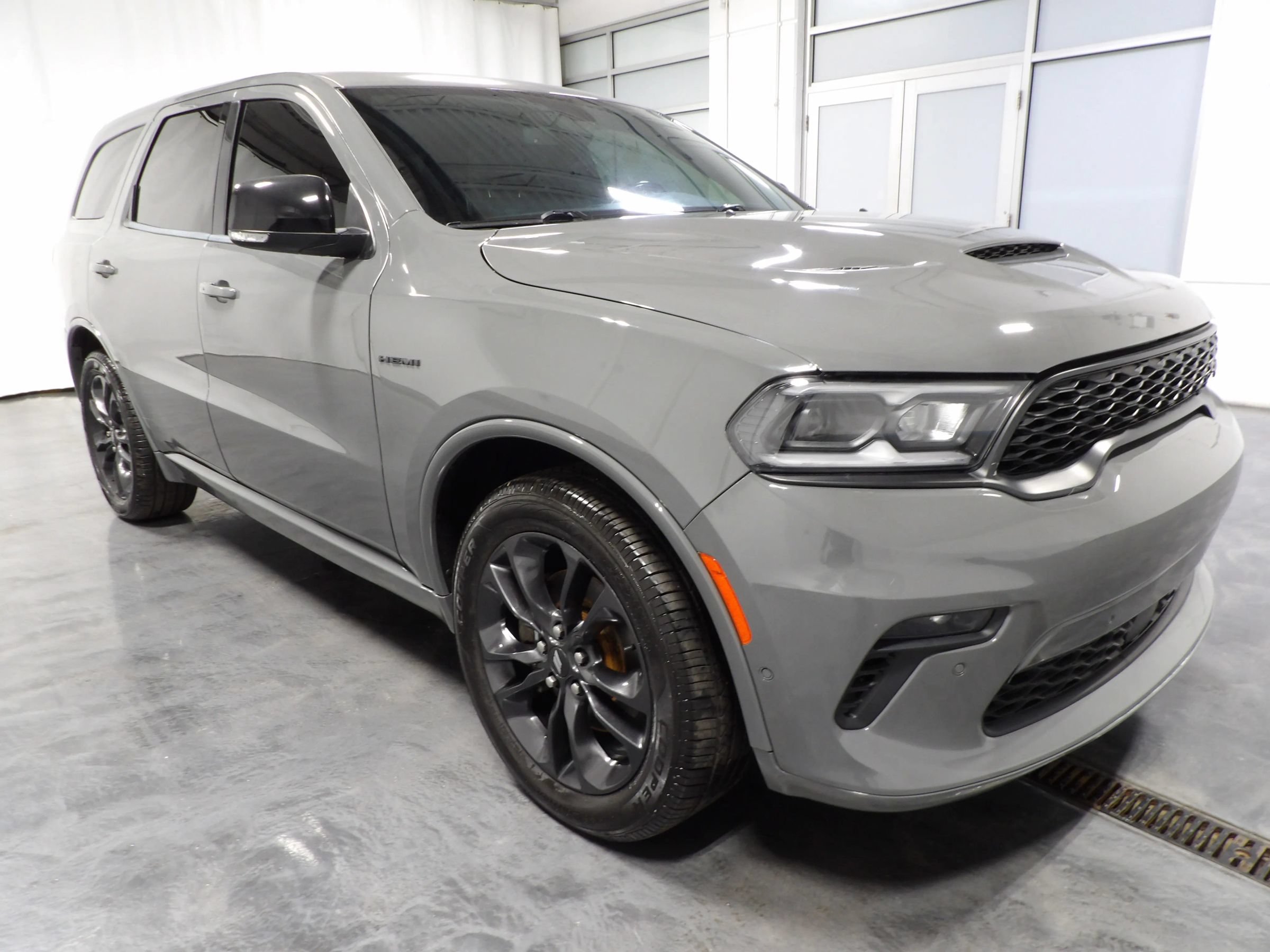 Used 2022 Dodge Durango R/T w/ Blacktop Package AWD/4WD image 2