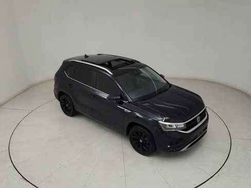 Used 2024 Volkswagen Taos SE FWD image 21
