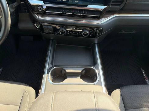 Used 2024 Chevrolet Silverado 2500 LT AWD/4WD image 20