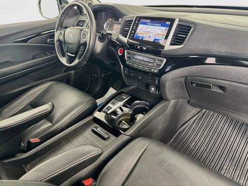 Used 2018 Honda Pilot Touring image 39