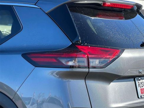 Used 2021 Nissan Rogue SV w/ Premium Package image 9