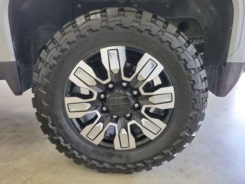 Used 2024 GMC Sierra 2500 Denali w/ Denali Reserve Package image 11