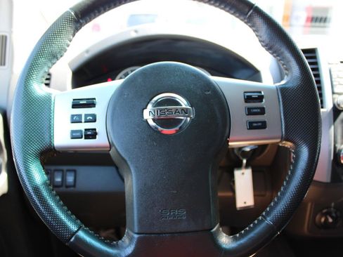 Used 2015 Nissan Frontier PRO-4X AWD/4WD image 18