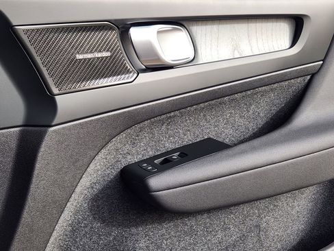 Used 2026 Volvo XC40 B5 Ultra w/ Protection Package Premier image 22