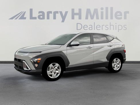 New 2026 Hyundai Kona SE image 2