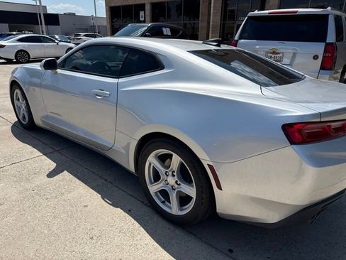 Used 2018 Chevrolet Camaro LT w/ Technology Package RWD image 10