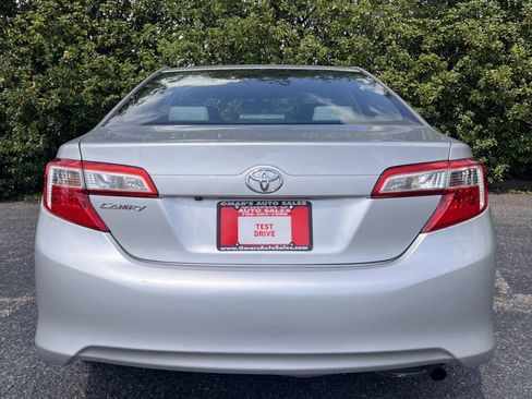 Used 2014 Toyota Camry FWD image 6