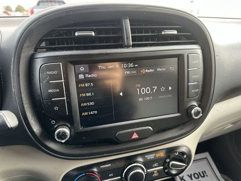 Used 2024 Kia Soul LX image 16