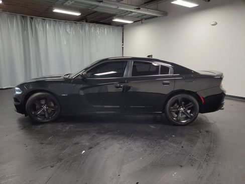 Used 2017 Dodge Charger R/T image 6