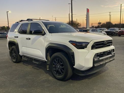 Used 2025 Toyota 4Runner SR5 image 3
