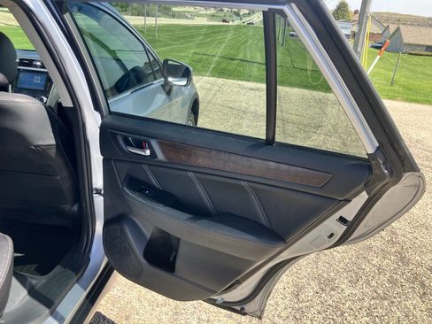 Used 2018 Subaru Outback 2.5i Limited AWD/4WD image 25