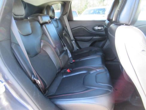 Used 2020 Jeep Cherokee Trailhawk w/ Trailer Tow Group image 29