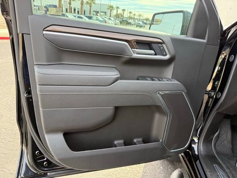 New 2026 Chevrolet Silverado 1500 RST w/ Dark Appearance Package image 17