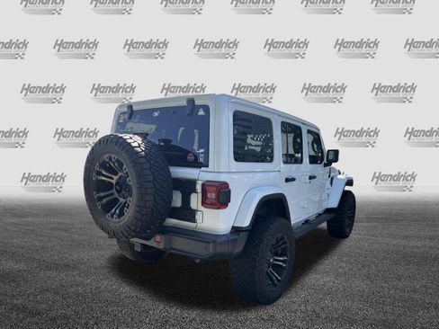 Used 2019 Jeep Wrangler Unlimited Sahara AWD/4WD image 11