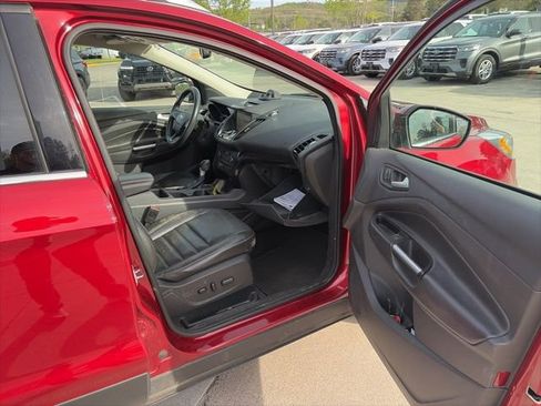 Used 2017 Ford Escape Titanium image 29