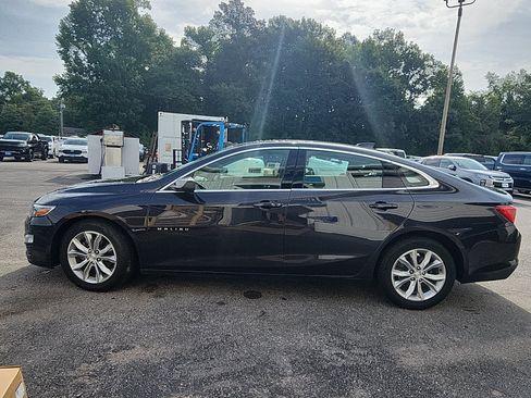 Used 2023 Chevrolet Malibu LT w/ Driver Confidence Package FWD image 2