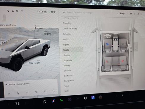 Used 2025 Tesla Cybertruck AWD Crew Cab image 59