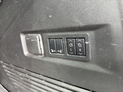 Used 2021 GMC Yukon SLT w/ SLT Luxury Plus Package AWD/4WD image 13