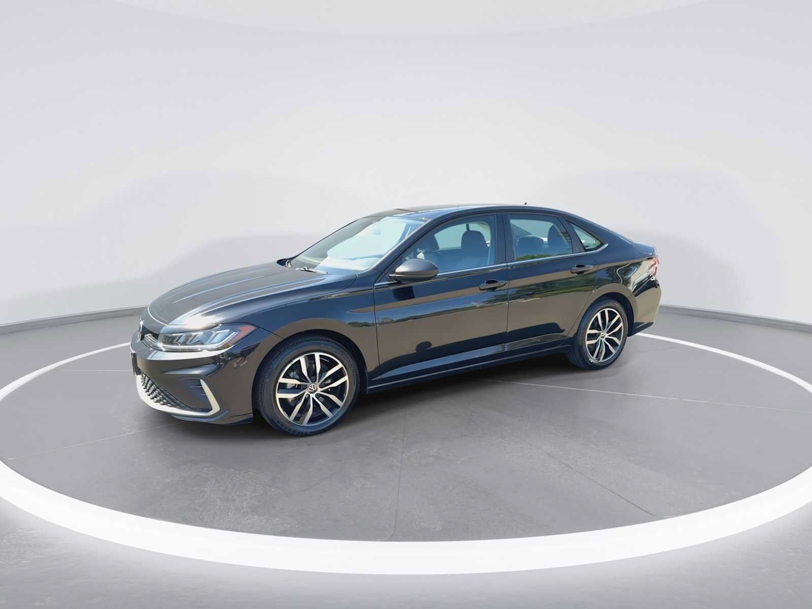 Used 2025 Volkswagen Jetta SE FWD image 4