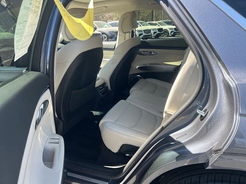 Used 2026 Genesis GV70 2.5T Select image 7