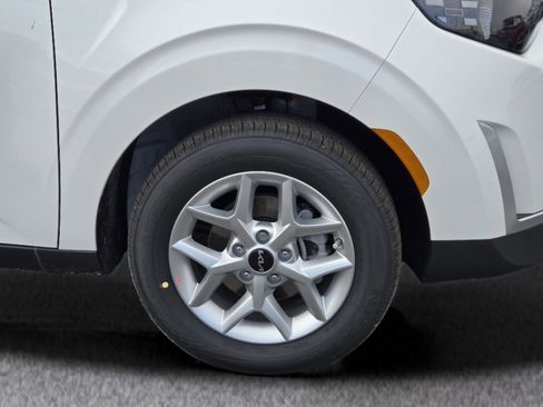 New 2025 Kia Soul LX image 4