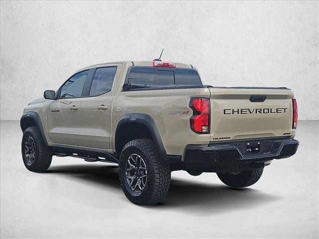 Used 2024 Chevrolet Colorado ZR2 w/ Technology Package AWD/4WD image 9