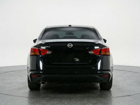 Used 2025 Nissan Altima 2.5 SV image 7