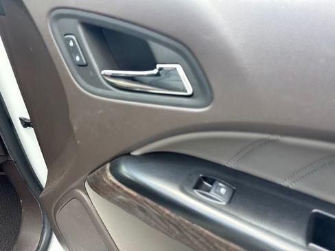 Used 2022 GMC Canyon Denali RWD image 43
